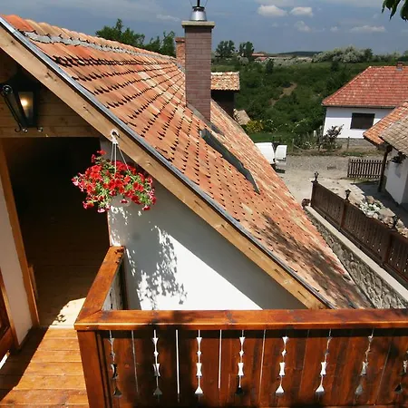 招待所 Kemences Porta