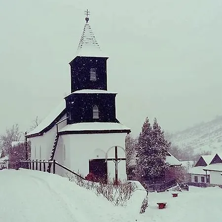 Kemences Porta Hollókő